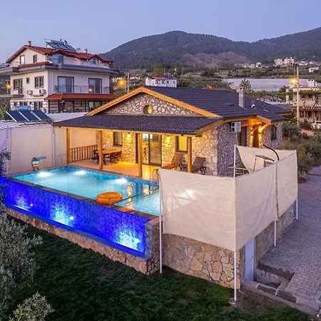 Beyza- Fethiye'de 2+1 Jakuzili Appartement