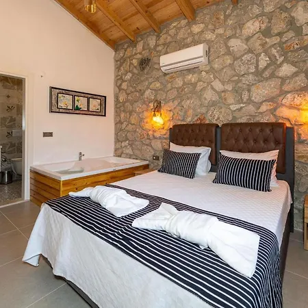 Apartman Beyza- Fethiye'de 2+1 Jakuzili *